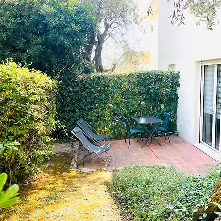 Studio Plage Parking Et Proche Vieil Antibes Apartment *