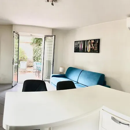 Studio Plage Parking Et Proche Vieil Antibes Apartment *